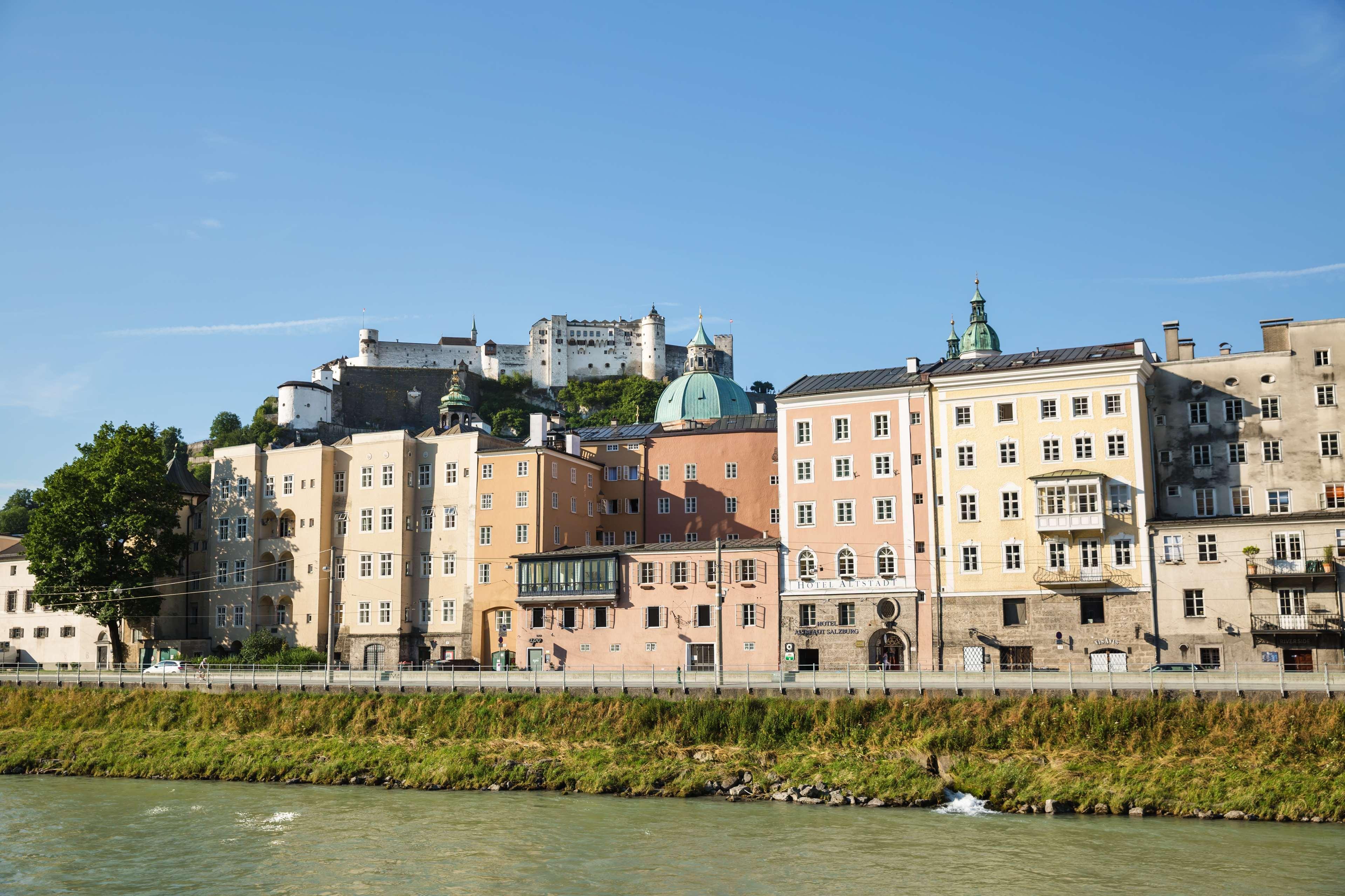 Radisson Blu Hotel Altstadt Salisburgo Esterno foto The Salzburger Hochdiebler, the Salzburg High-Wire, at the Hohensalzburg Fortress
