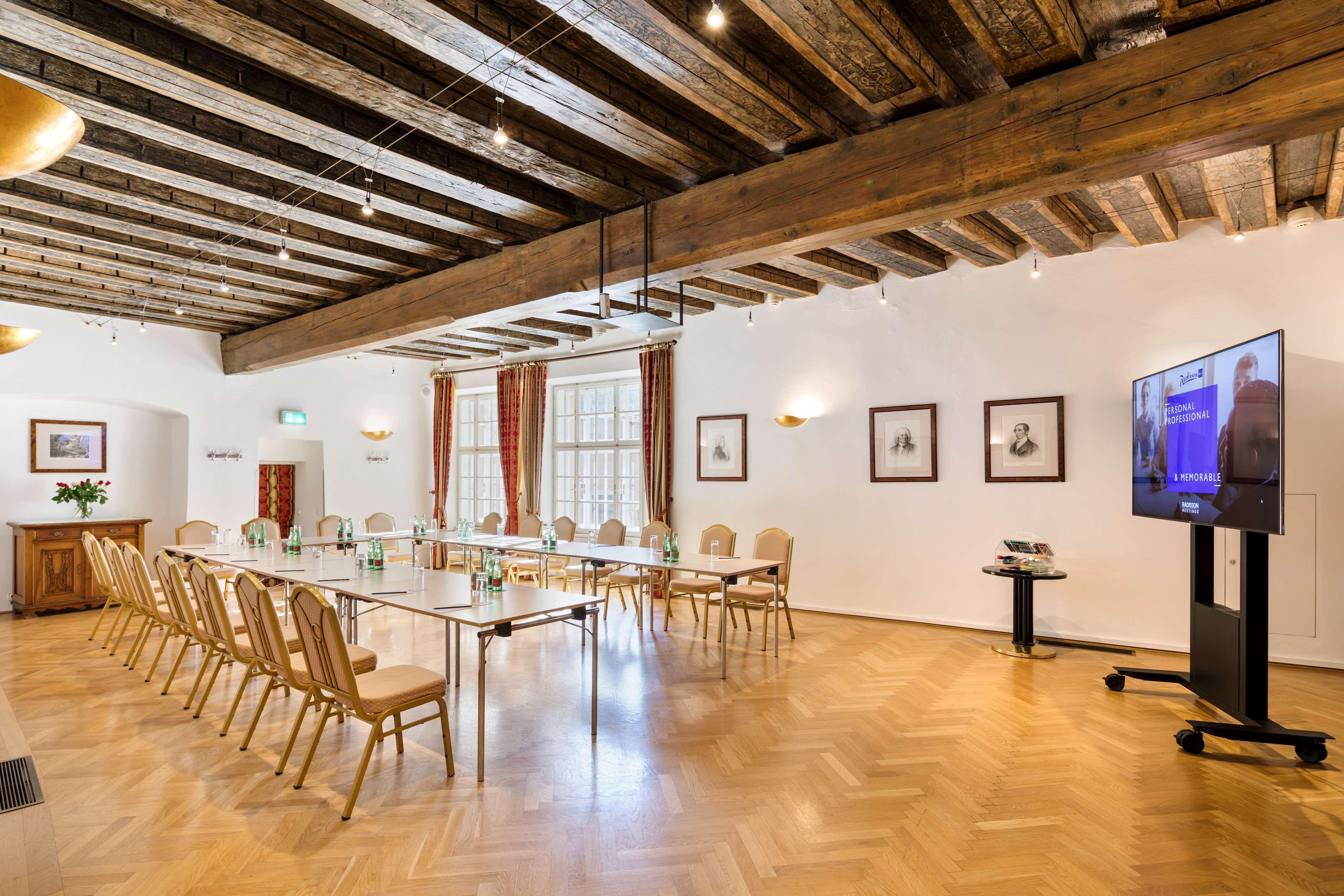 Radisson Blu Hotel Altstadt Salisburgo Esterno foto The German National Museum's conference centre