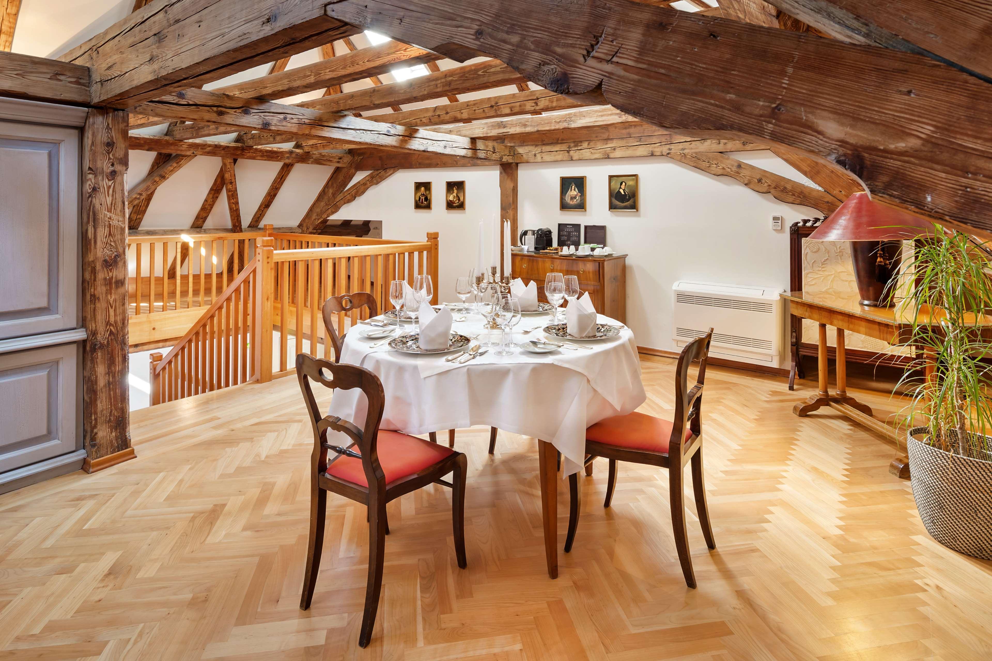 Radisson Blu Hotel Altstadt Salisburgo Esterno foto The dining room at the Old Mill