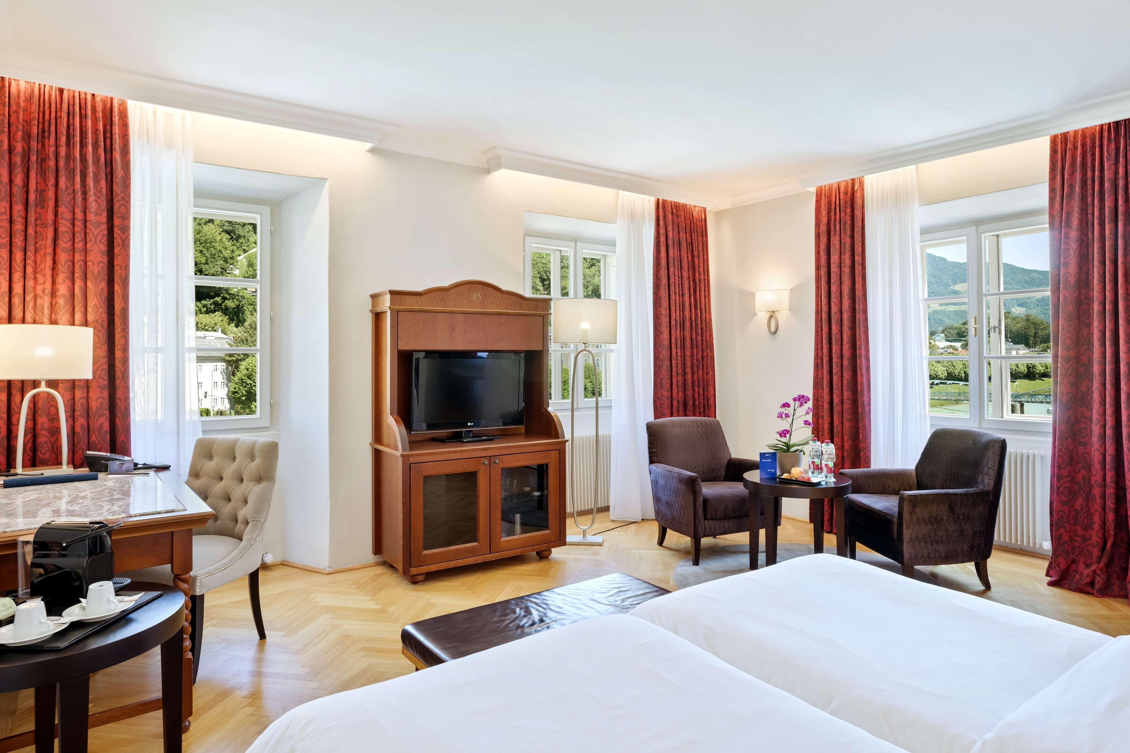 Radisson Blu Hotel Altstadt Salisburgo Esterno foto A room at the Hotel Axelmannstein