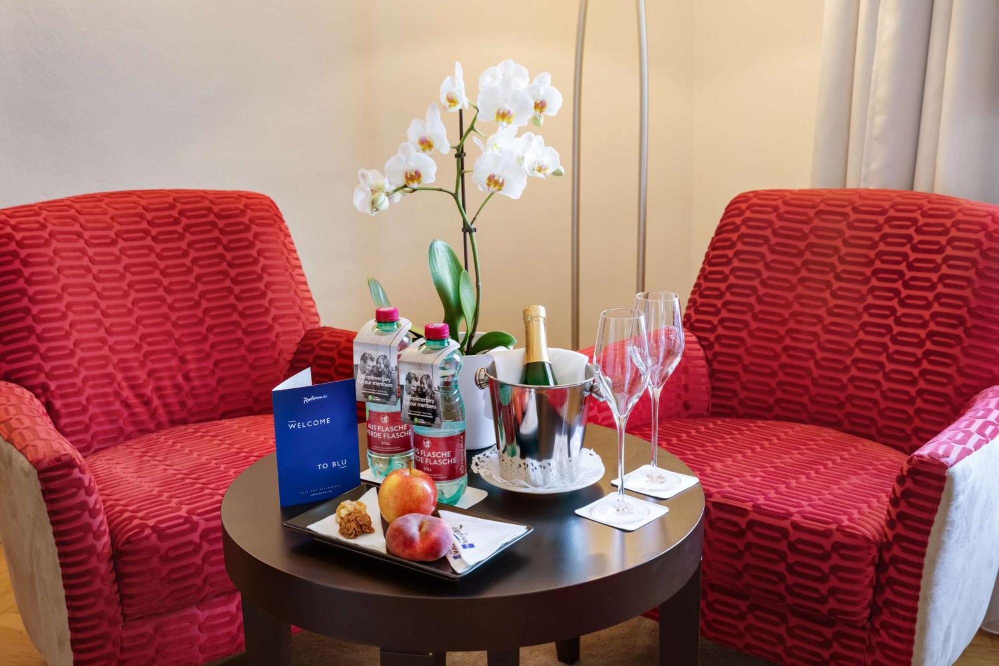 Radisson Blu Hotel Altstadt Salisburgo Esterno foto