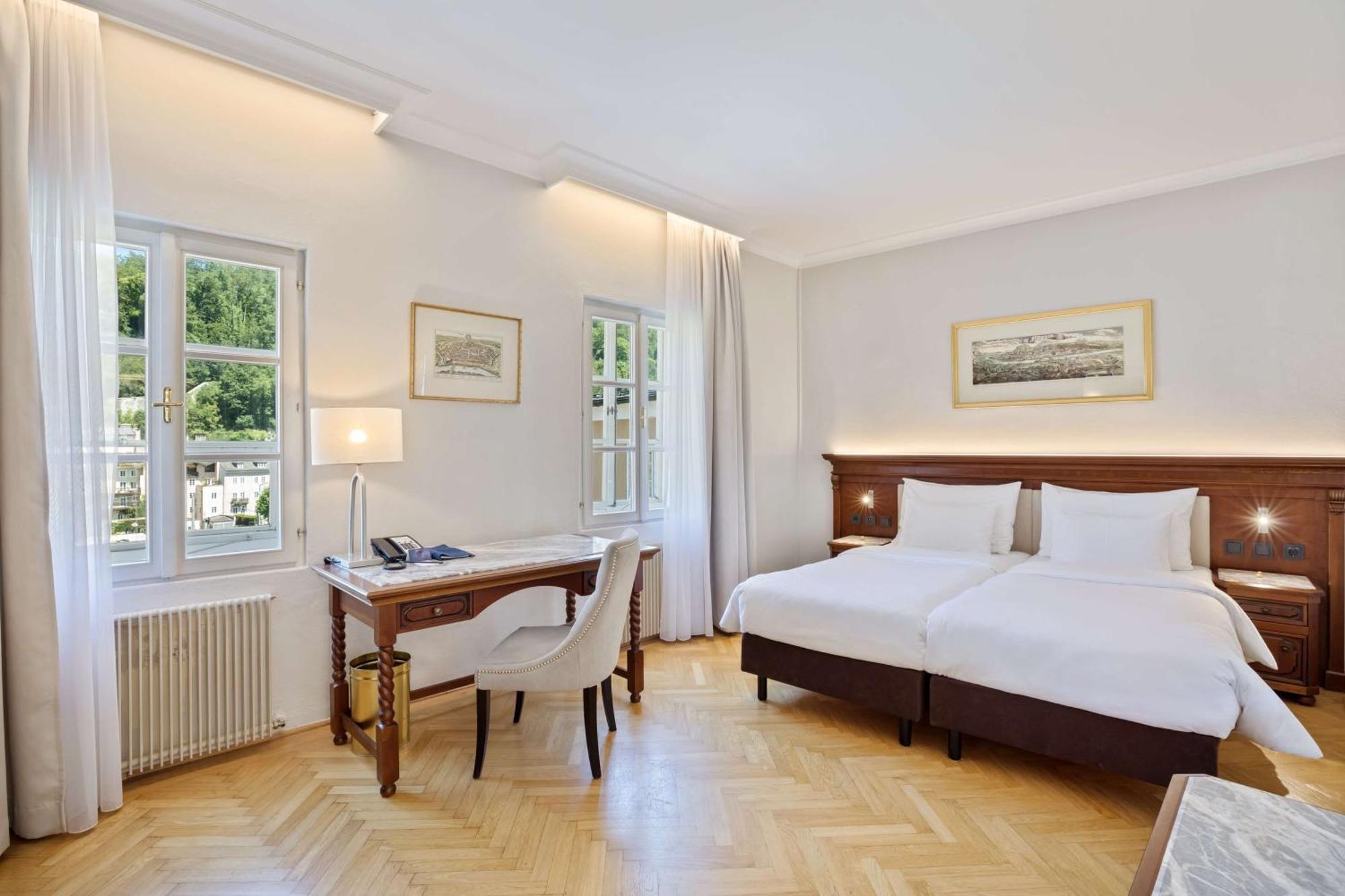 Radisson Blu Hotel Altstadt Salisburgo Esterno foto A room at the Hotel Axelmannstein