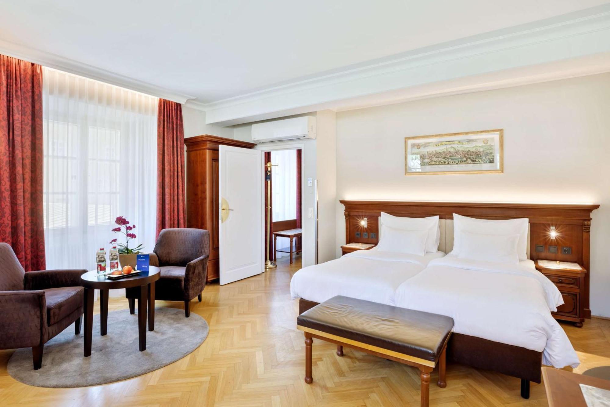 Radisson Blu Hotel Altstadt Salisburgo Esterno foto